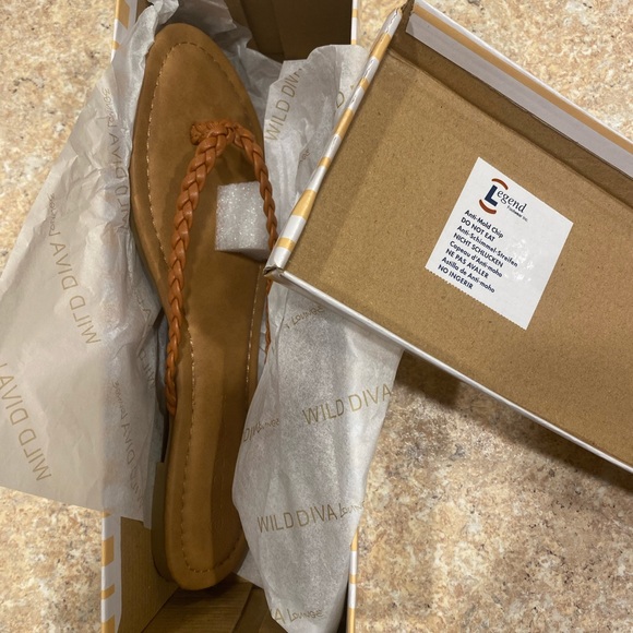 NWT Wild Diva Lounge-Braided Straps Flip Flops-Cognac - Picture 7 of 11